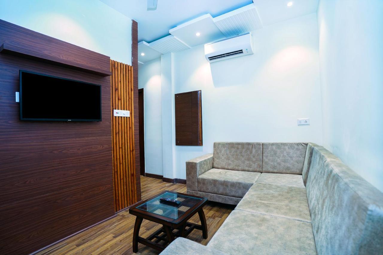 Hotel Aura Grand By Levelup Hotels Amritsar Exteriör bild